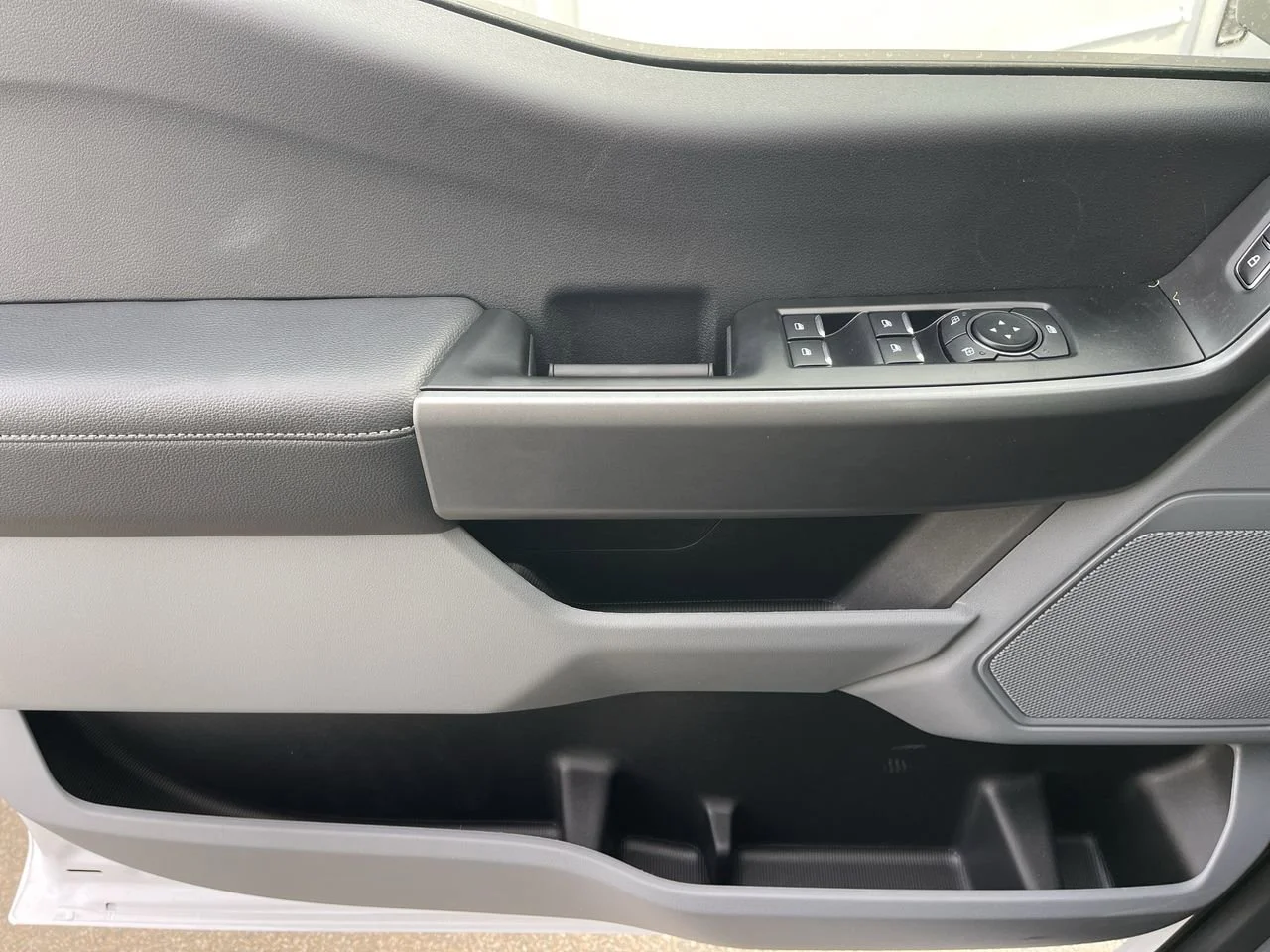 New 2026 Oxford White Ford XL image 20