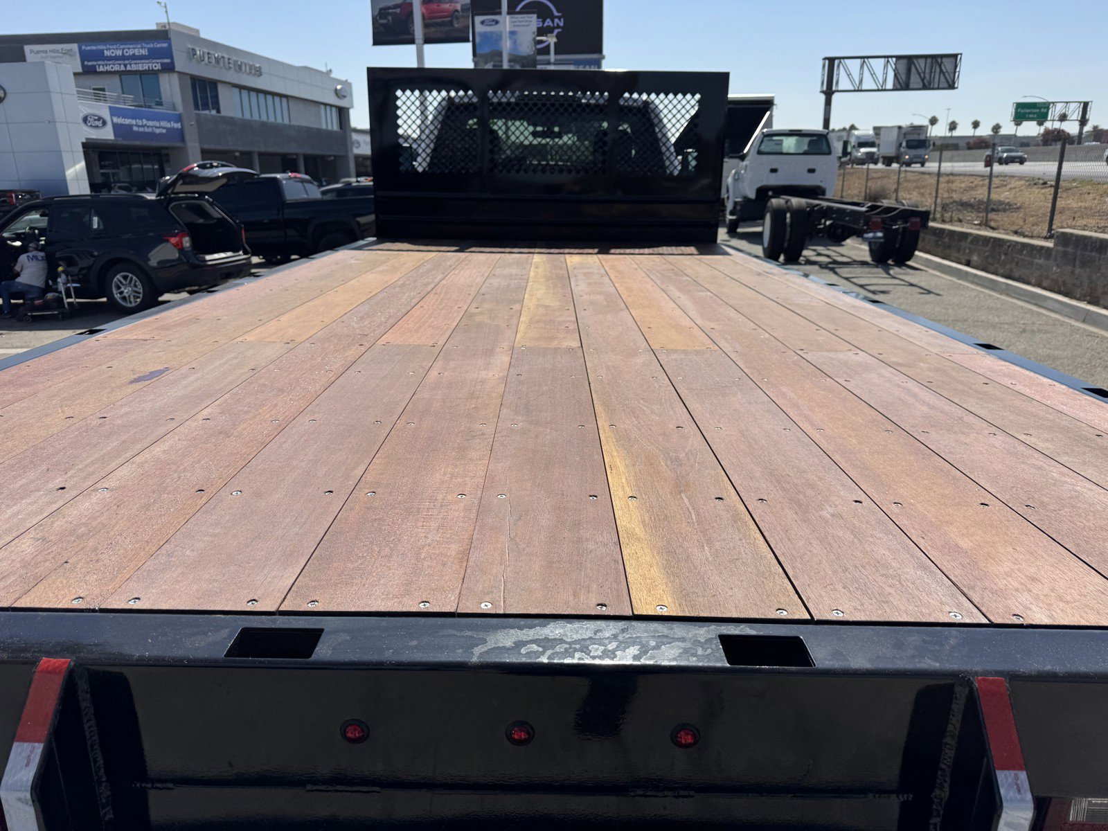 2025 Ford F-550 Super Duty Chassis Cab XLT - Photo 9