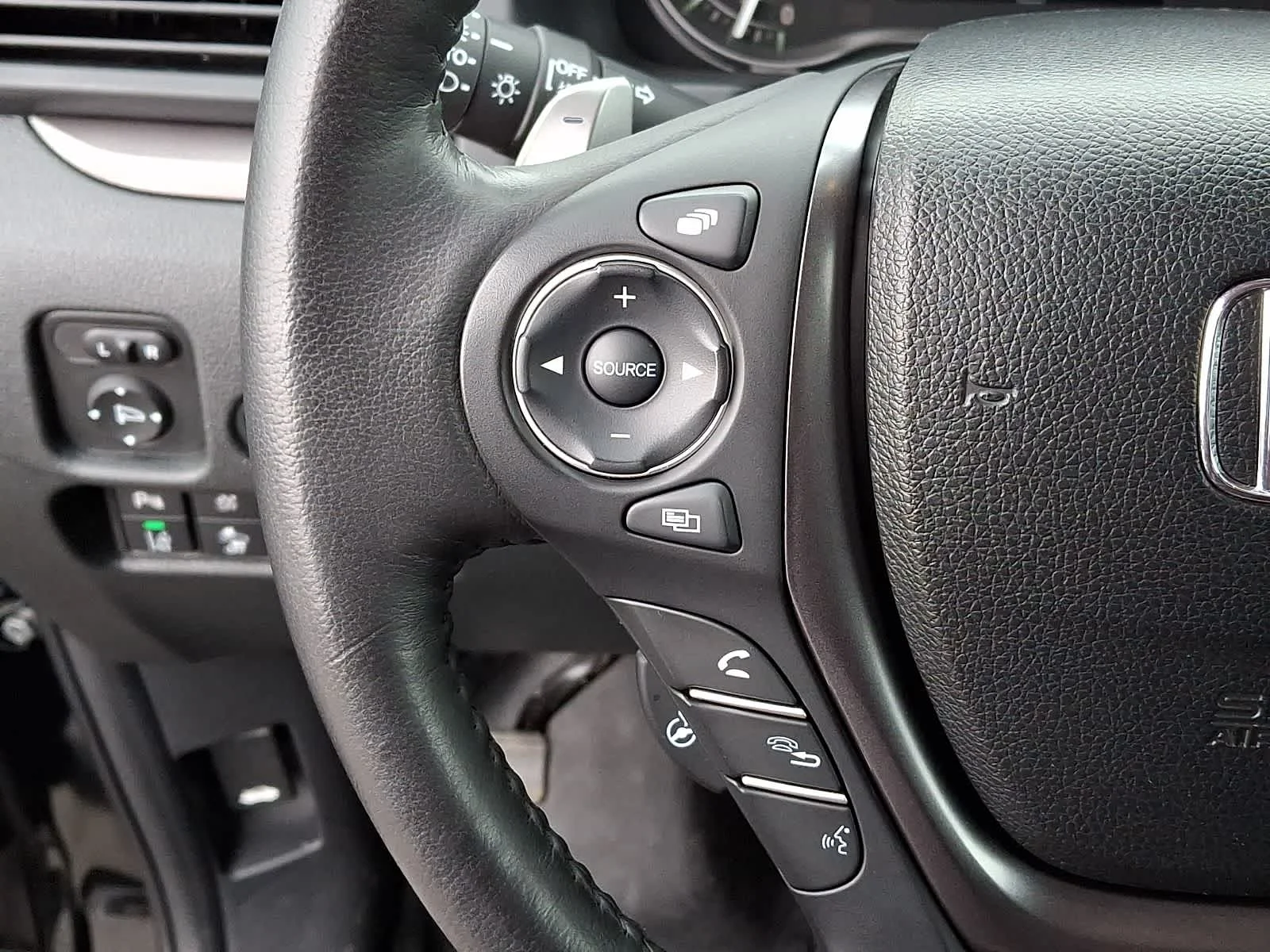 Used 2023 Crystal Black Pearl Honda RTL-E image 21