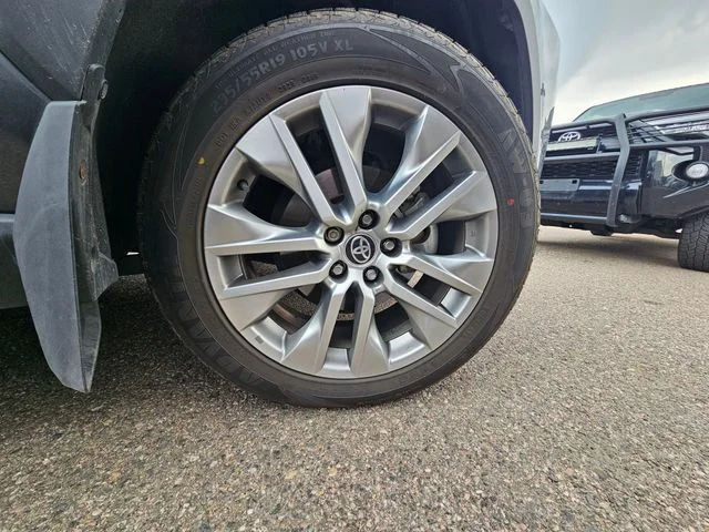 Used 2022 Magnetic Gray Metallic Toyota Limited image 25