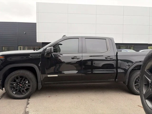 Used 2024 Onyx Black GMC Elevation image 7