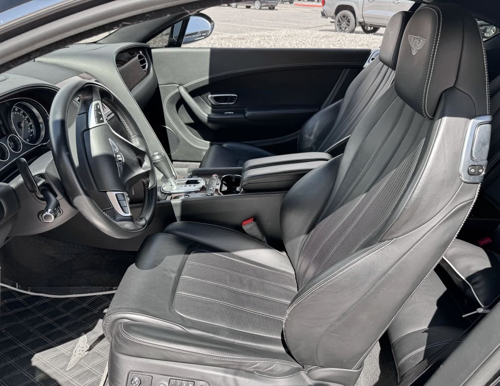 Used 2012 Black Bentley Base image 15