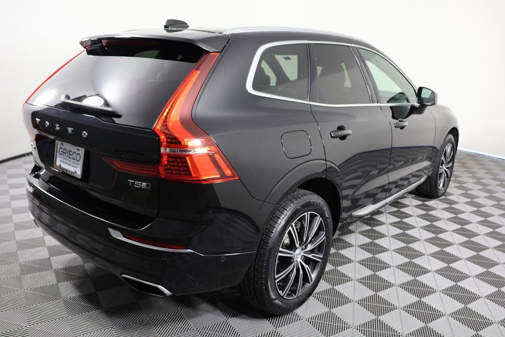 Used 2019 Black Volvo T5 Inscription image 8