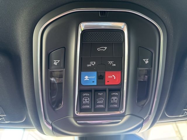 Used 2025 Metallic Jeep Limited image 38