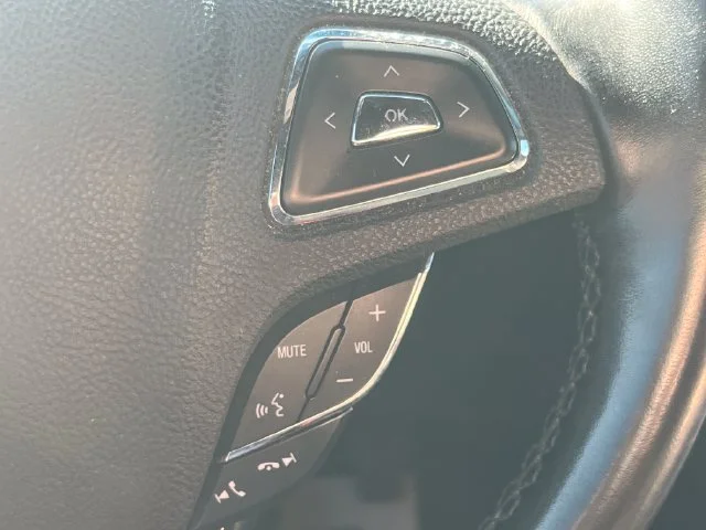 Used 2017 Silver Lincoln Reserve image 30
