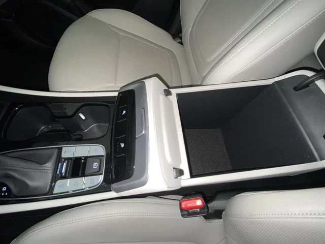 Used 2024 Gray Hyundai SEL image 21