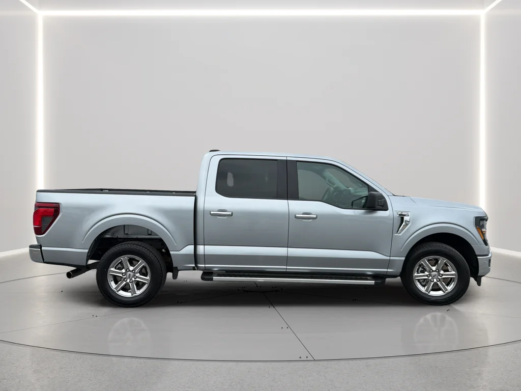Used 2025 Silver Ford XLT image 16
