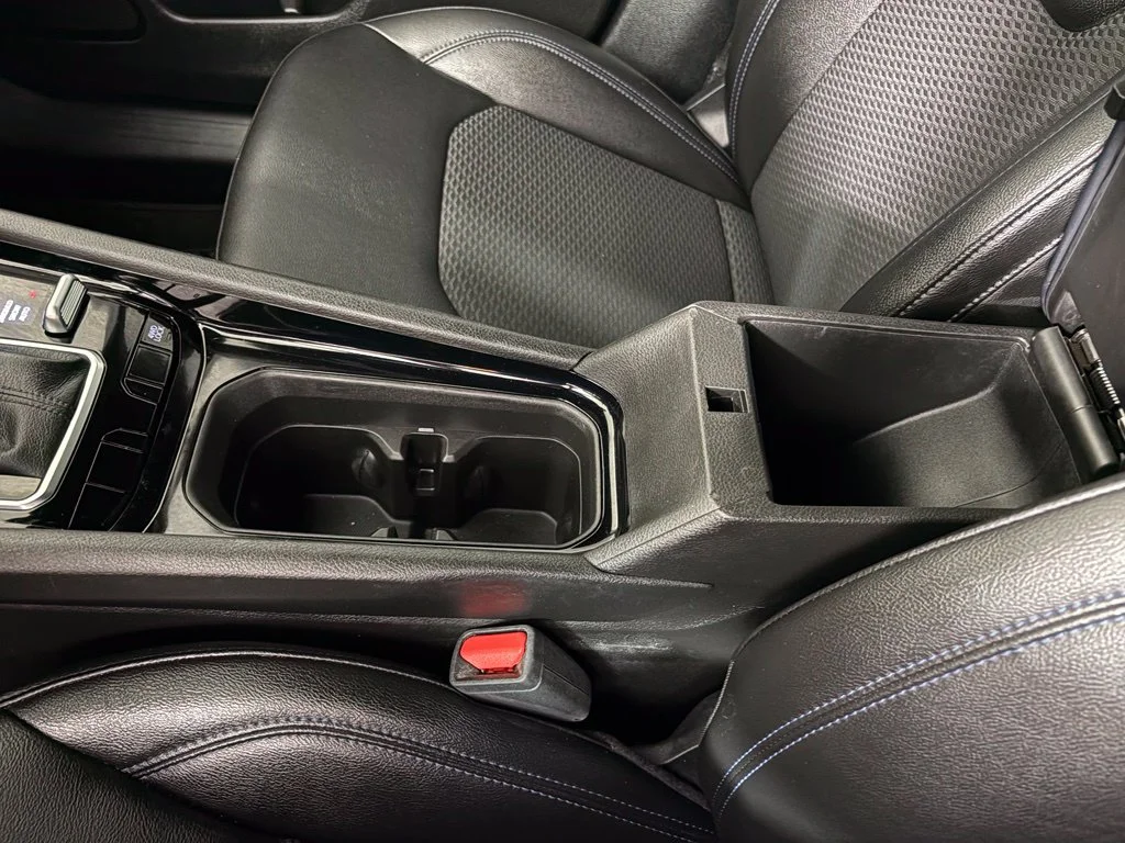 Used 2025 Silver Jeep Latitude image 33