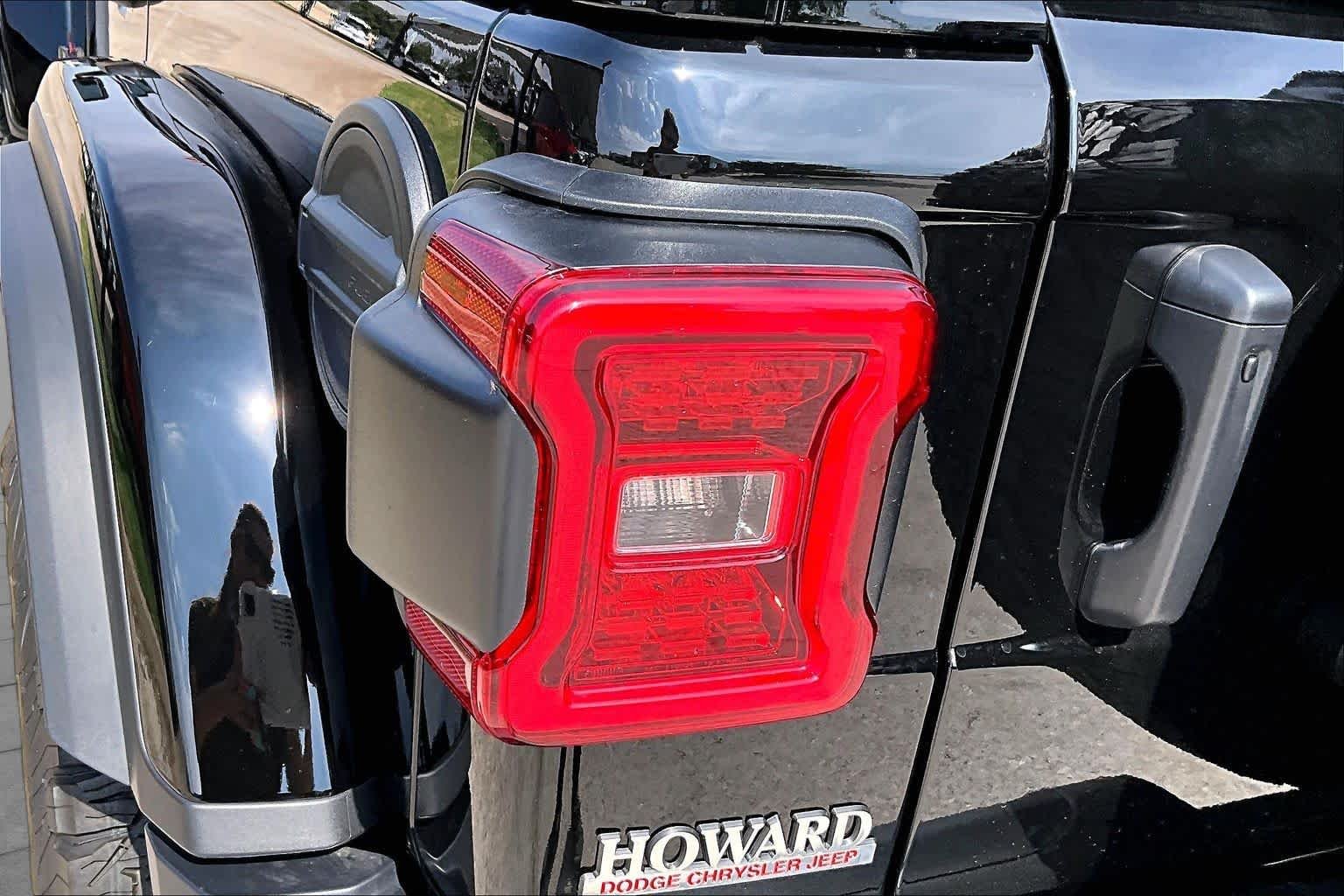 New 2027 Black Clear-Coat Paint Jeep Rubicon X image 15