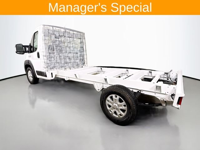 Used 2025 White Ram Low Roof image 5