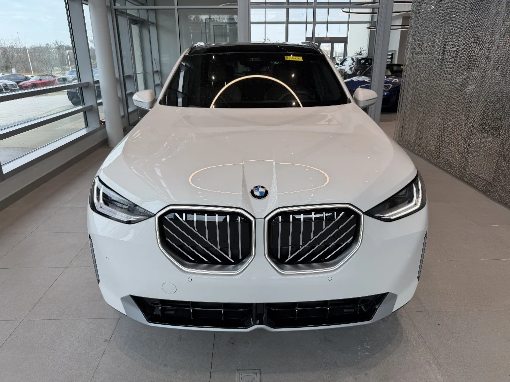 New 2026 Alpine White BMW 30 xDrive image 2