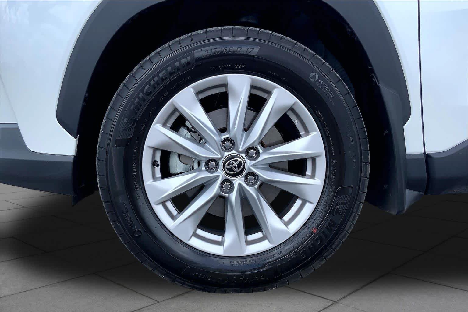 Used 2026 Wind Chill Pearl Toyota LE image 11