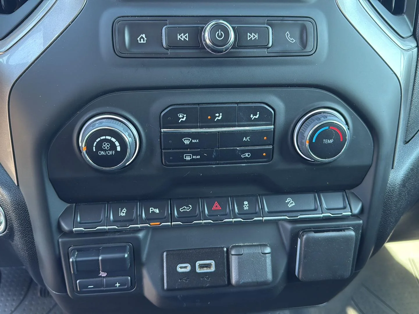 Used 2025 Summit White Chevrolet Custom image 25