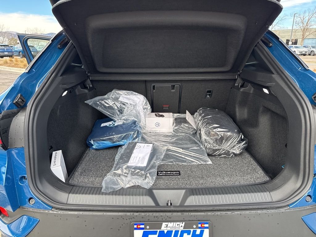 New 2026 Mountain Lake Blue w/ Black Roof Volkswagen Pro S Plus image 25