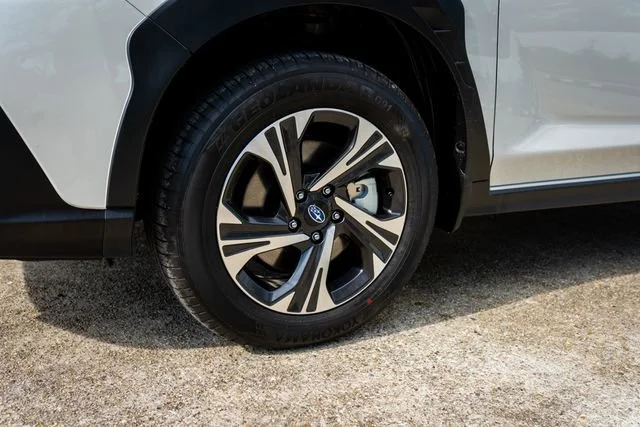 New 2026 Crystal White Pearl Subaru Premium image 14