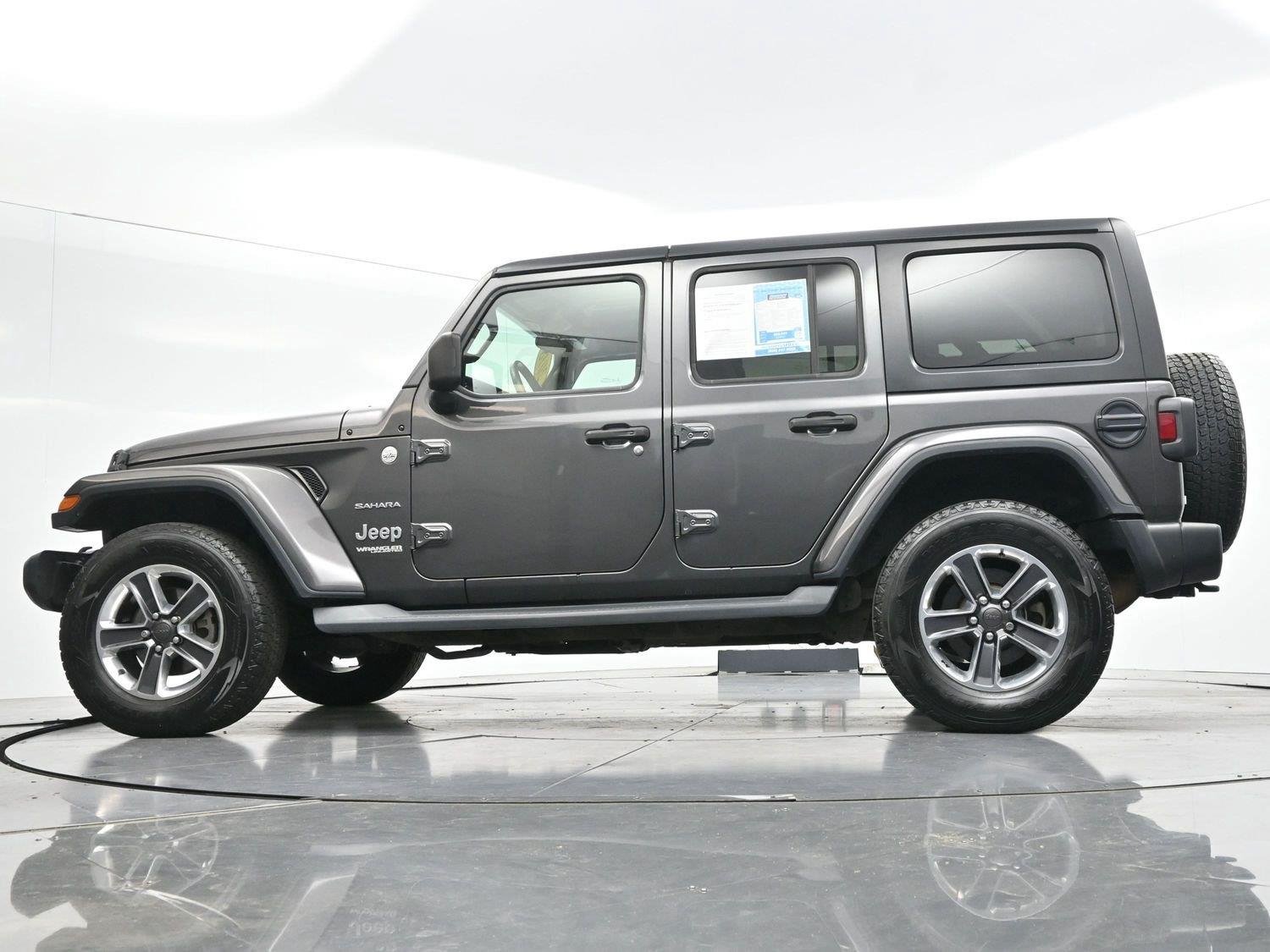 Used 2018 Granite Crystal Metallic Clearcoat Jeep Sahara image 46