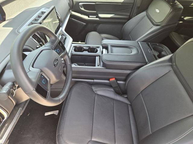 New 2026 Star White Metallic Tri-Coat Ford Platinum® image 30