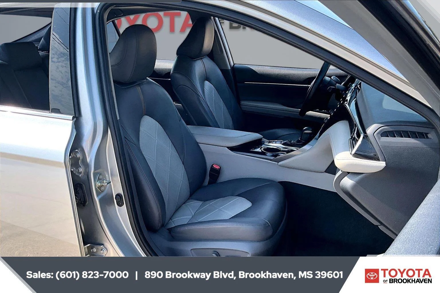 Used 2019 Celestial Silver Metallic Toyota XLE image 6