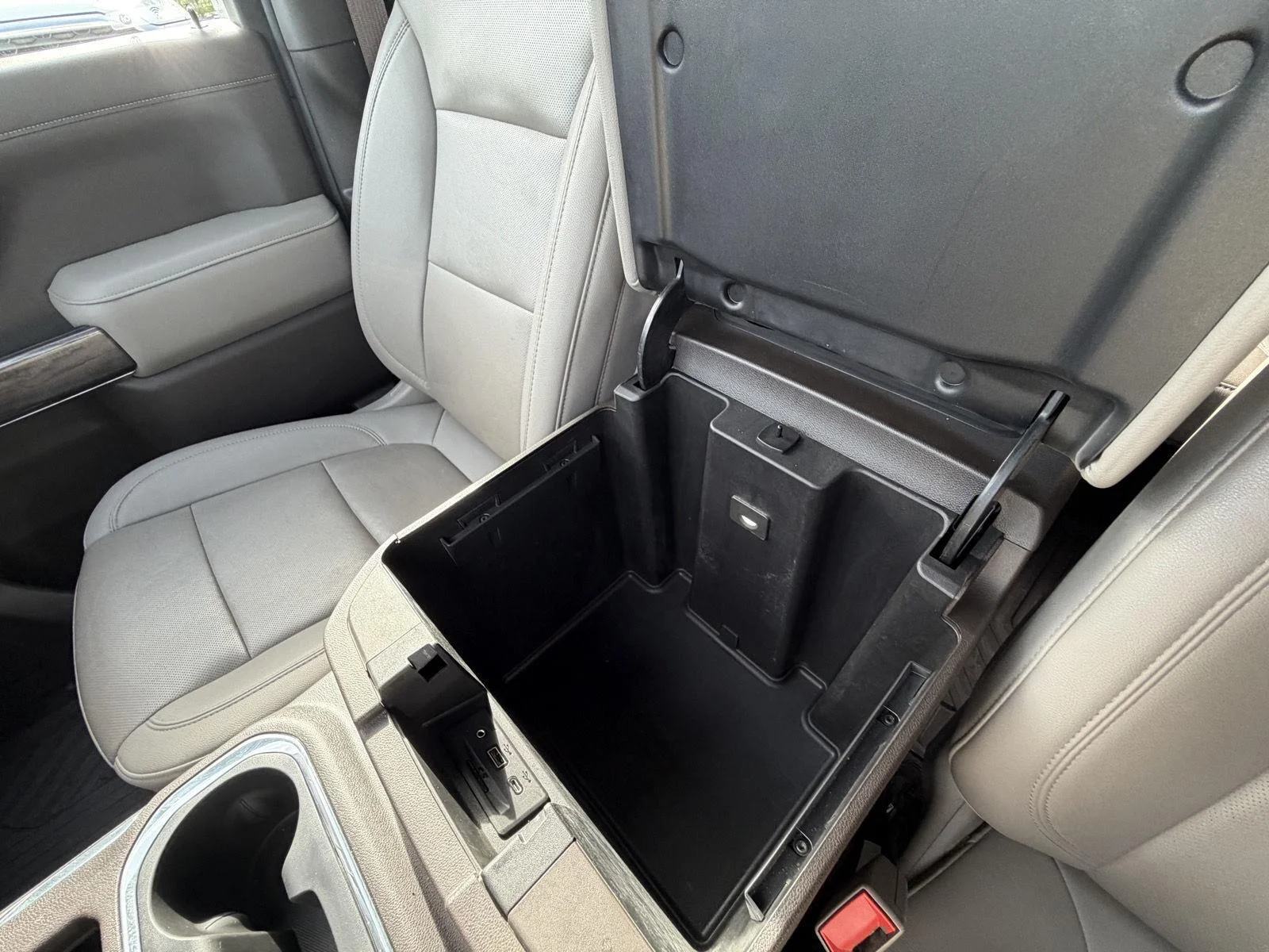 Used 2022 Summit White Chevrolet LTZ image 14