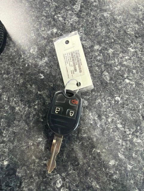 Used 2014 Ingot Silver Metallic Ford XLT image 26