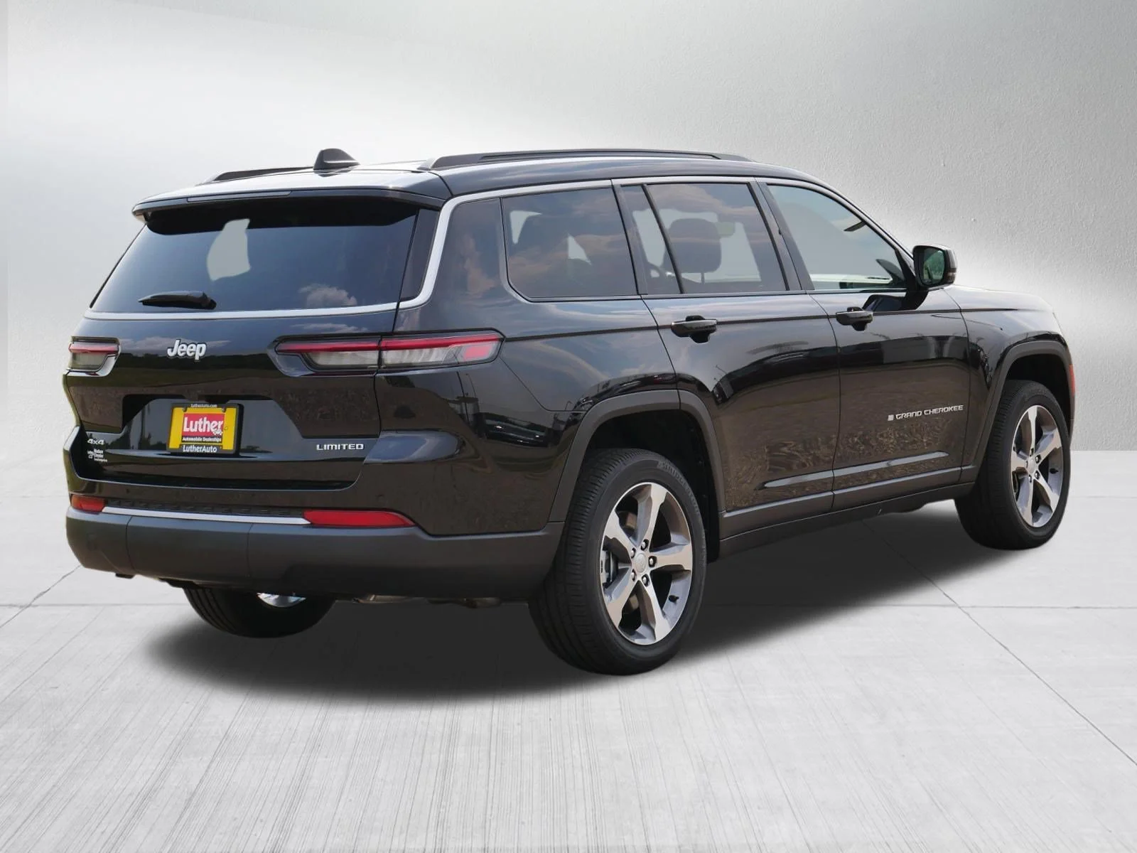 New 2026 Diamond Black Crystal Pearlcoat Jeep Limited image 2