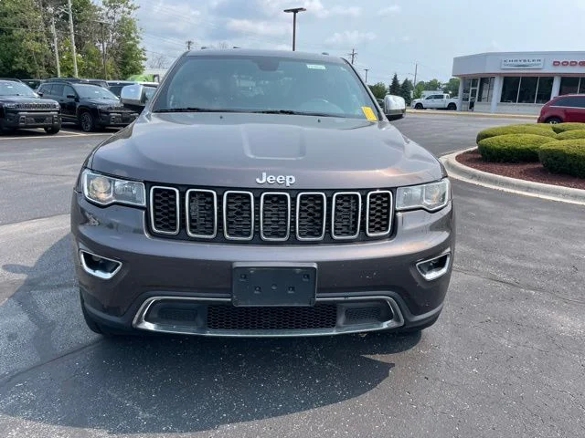 Used 2017 Crystal Metallic Jeep Limited image 2