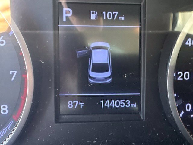 Used 2020 Red Hyundai SE image 15