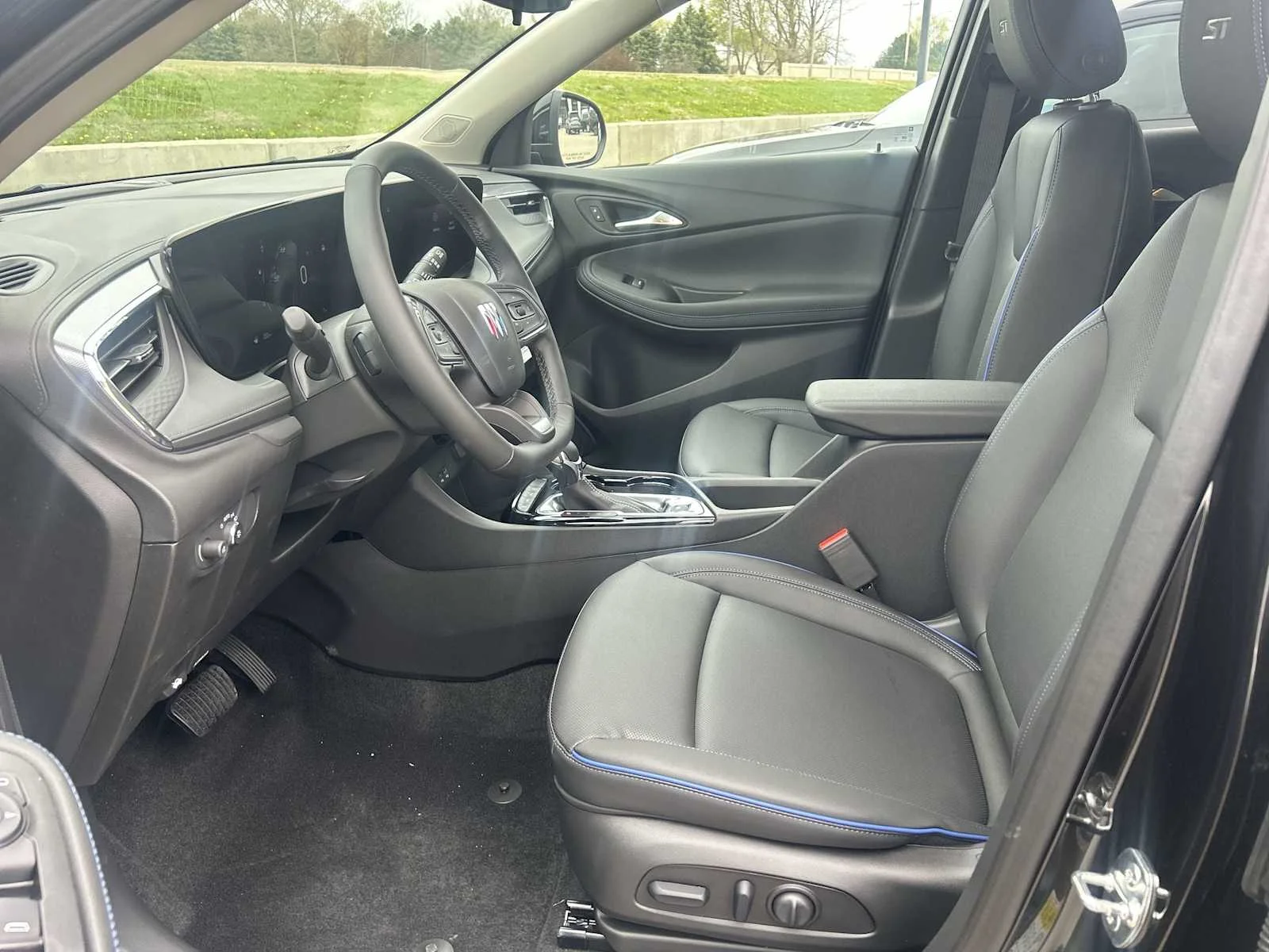 2026 Buick Encore GX Sport Touring - Photo 18