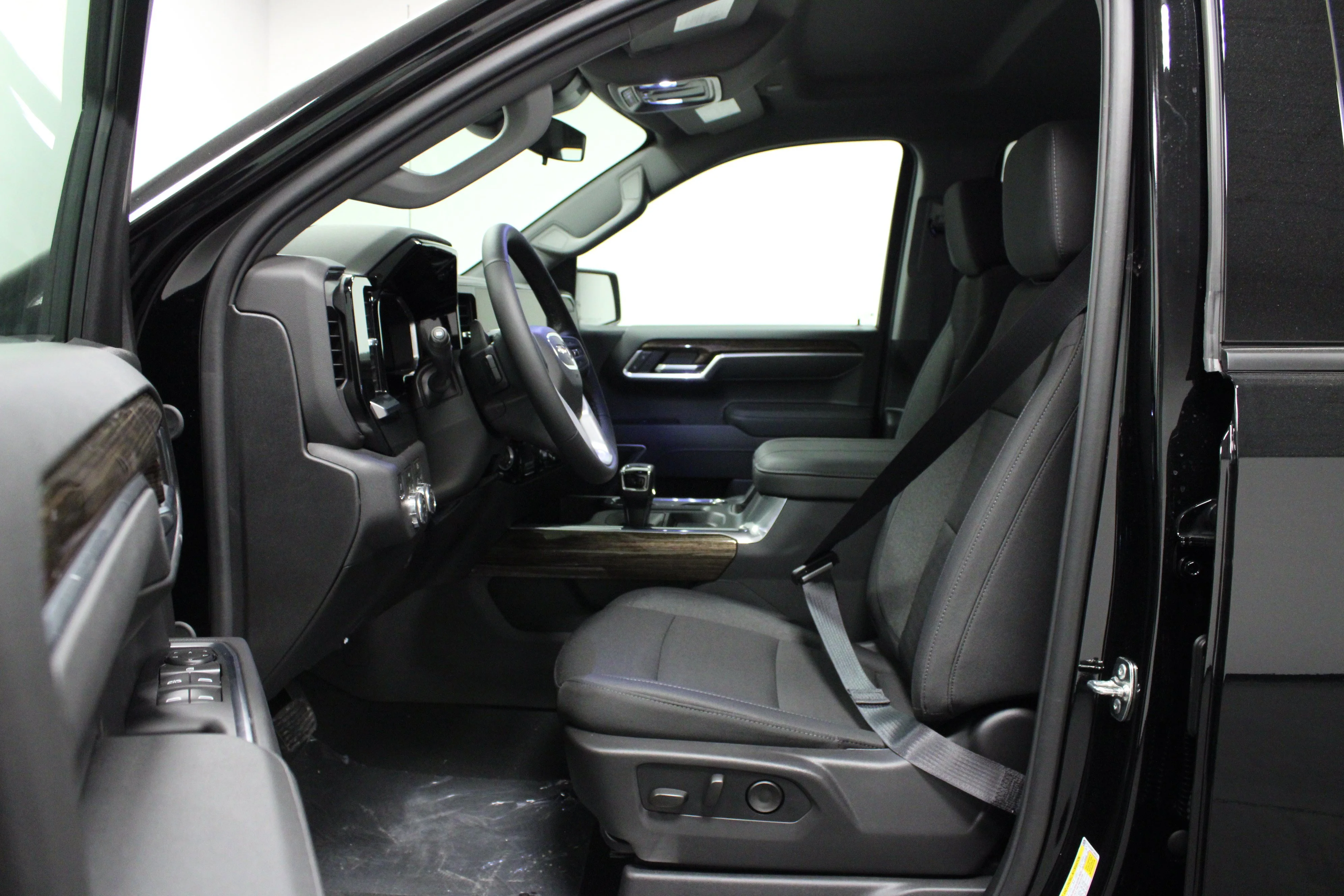 New 2026 Onyx Black GMC Elevation image 12