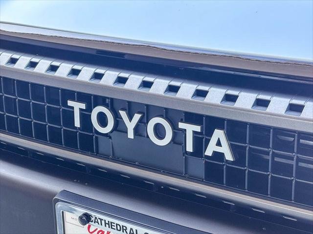 Certified Used 2025 WIND CHILL PEARL Toyota  image 9