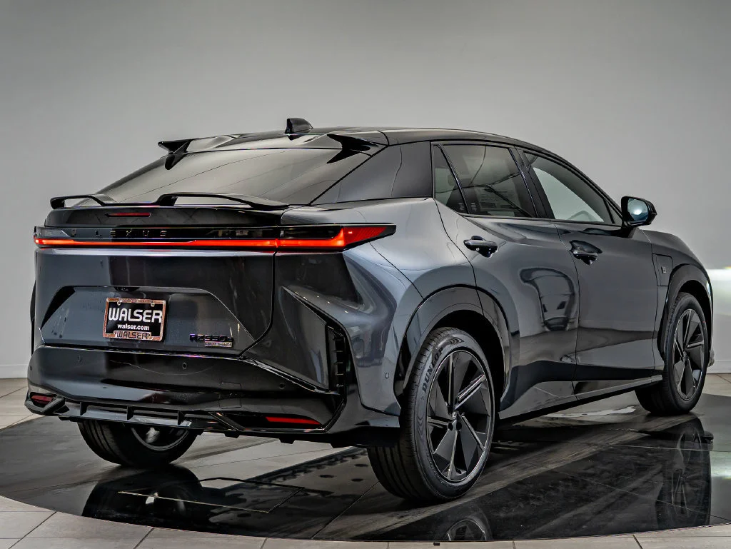 New 2026 Black Lexus 550e F Sport image 5