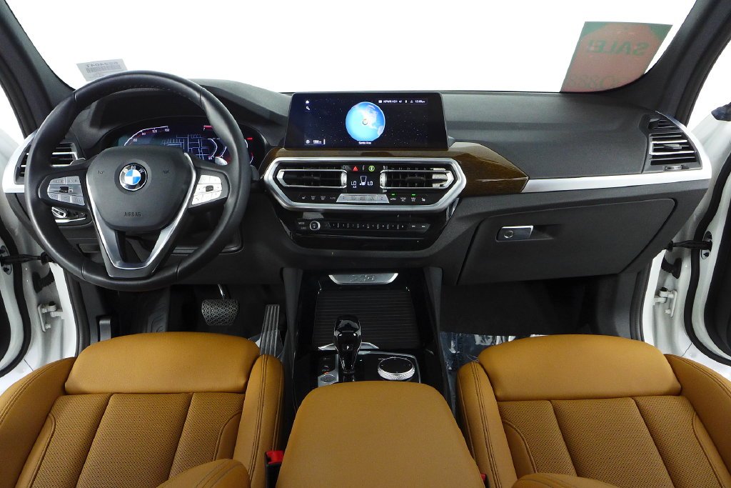 Used 2024 Alpine White BMW sDrive30i image 25