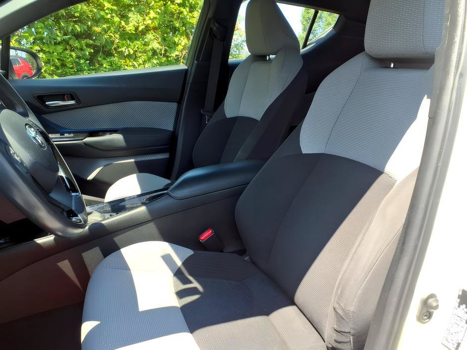 Used 2019 Blizzard Pearl Toyota XLE image 15