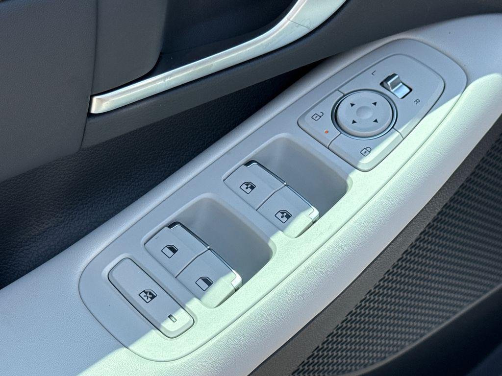New 2026 Silver Hyundai SEL Sport image 18