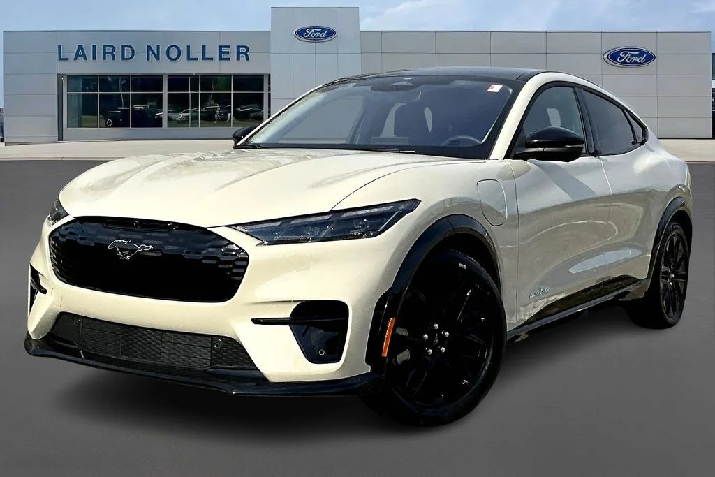 2026 Ford Mustang-Mach-e Premium's photo