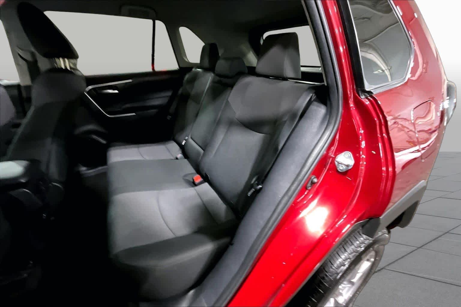Used 2025 Ruby Flare Pearl Toyota XLE image 21