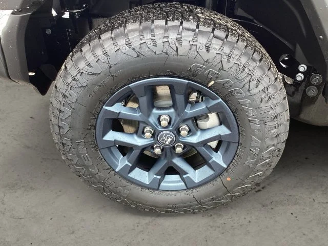 New 2026 Crystal Metallic Jeep 4-DOOR 85TH ANNIVERSARY EDITION image 15