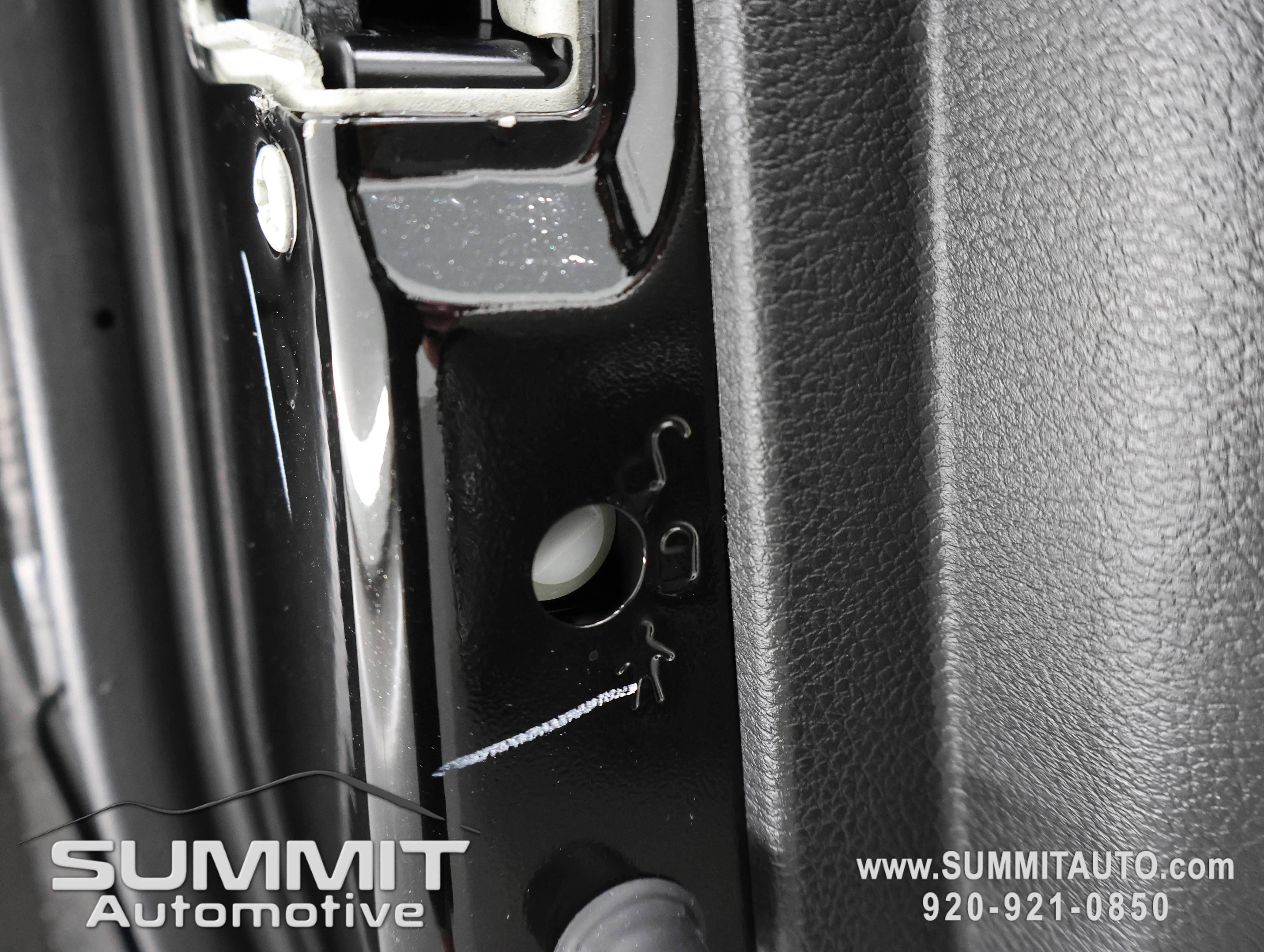 New 2026 Diamond Black Crystal Pearl-Coat Exterior Paint RAM Limited image 48