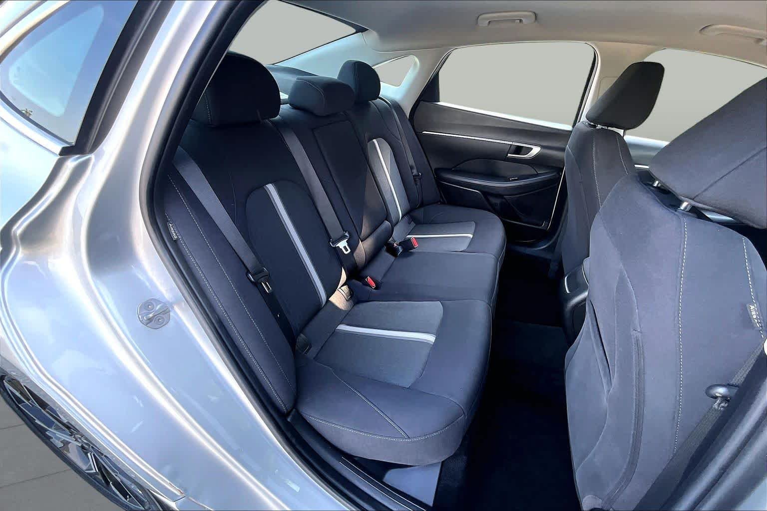 Used 2025 Aero Silver Hyundai SEL image 21
