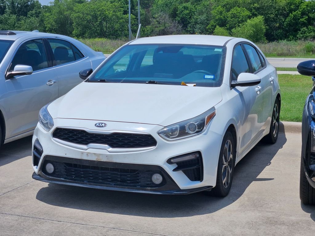 Used 2021 White Kia LXS image 2