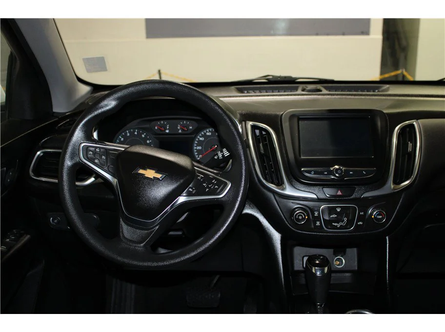 Used 2018 Summit White Chevrolet LT image 15