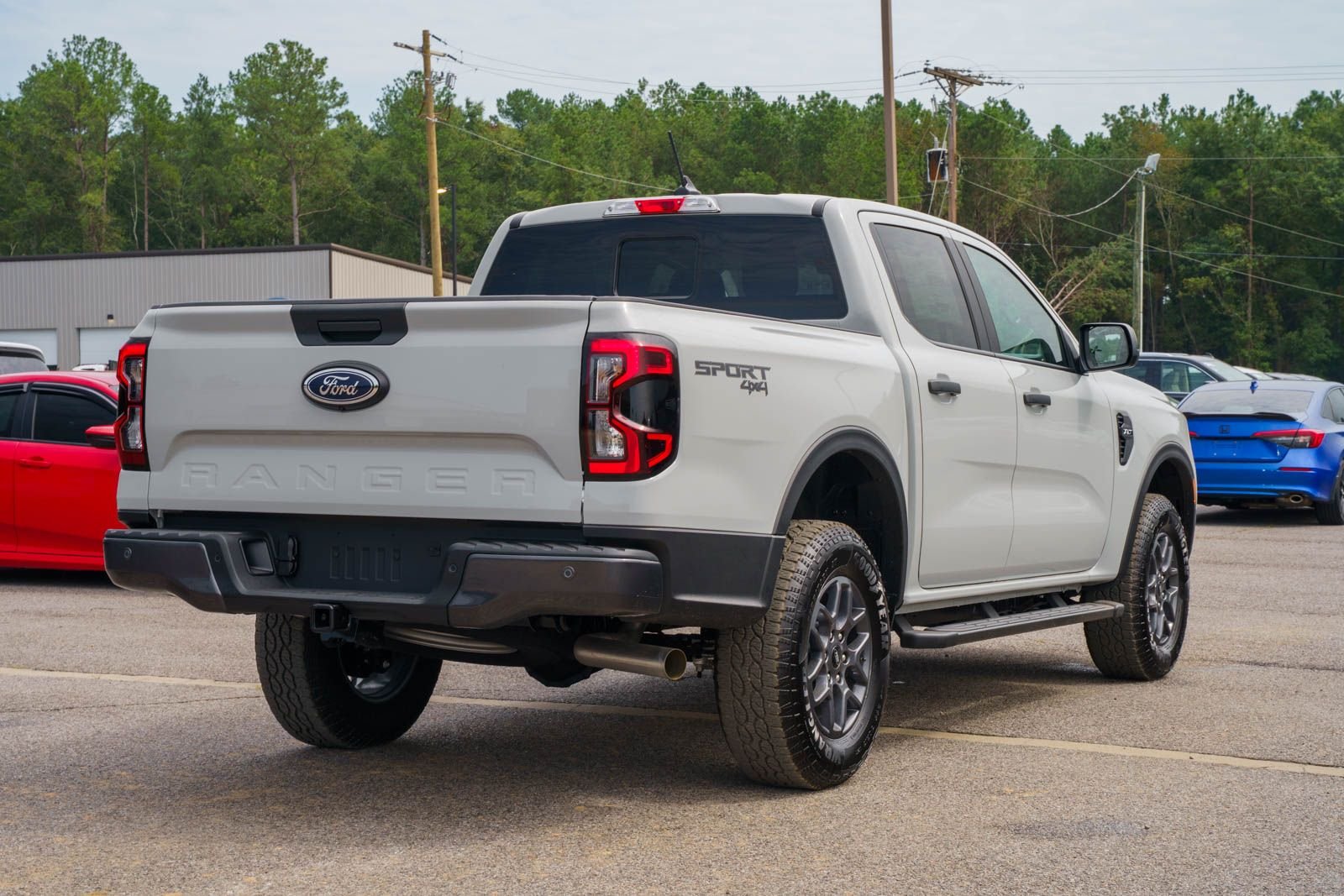 New 2026 Avalanche Ford XLT image 4