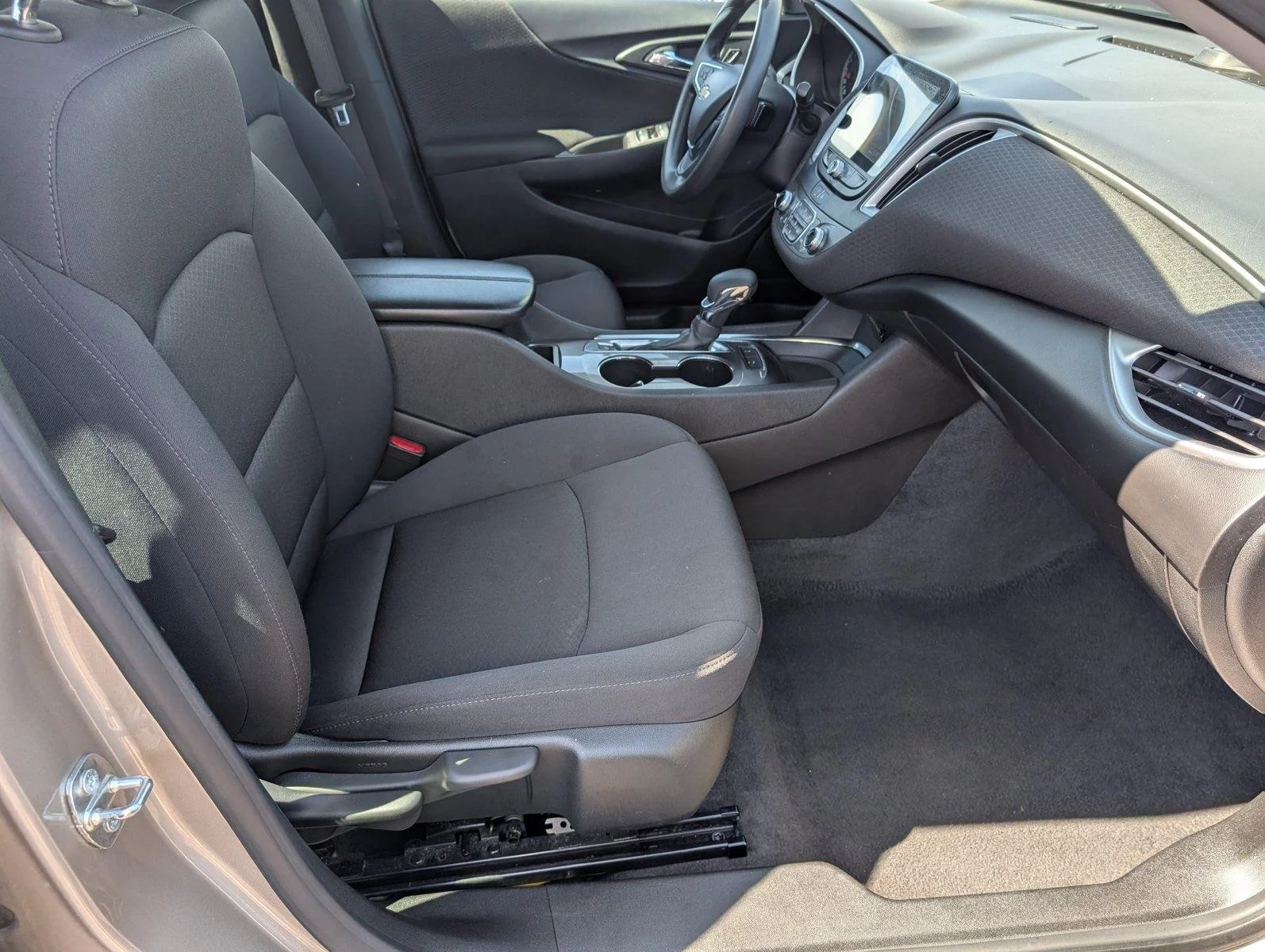 Used 2024 Mineral Gray Metallic Chevrolet 1LT image 38