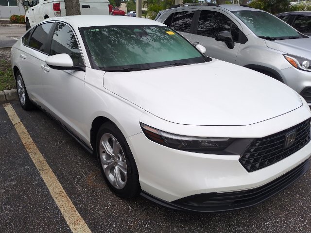 Used 2024 Platinum Honda LX image 1