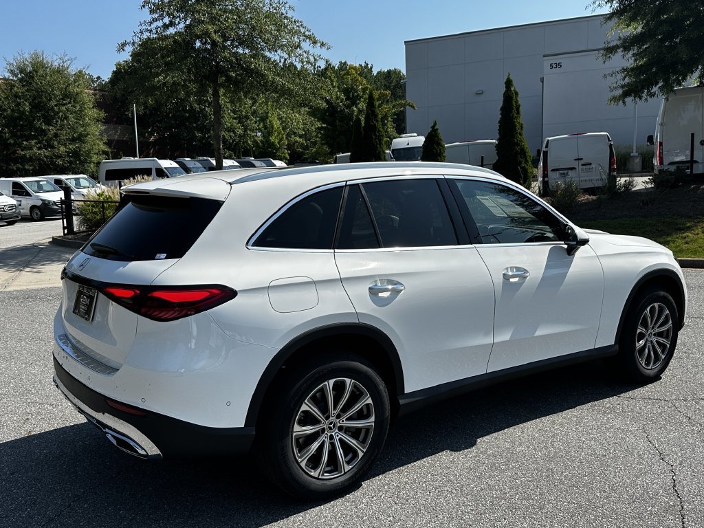 New 2027 Polar White Mercedes-Benz GLC 300 image 45