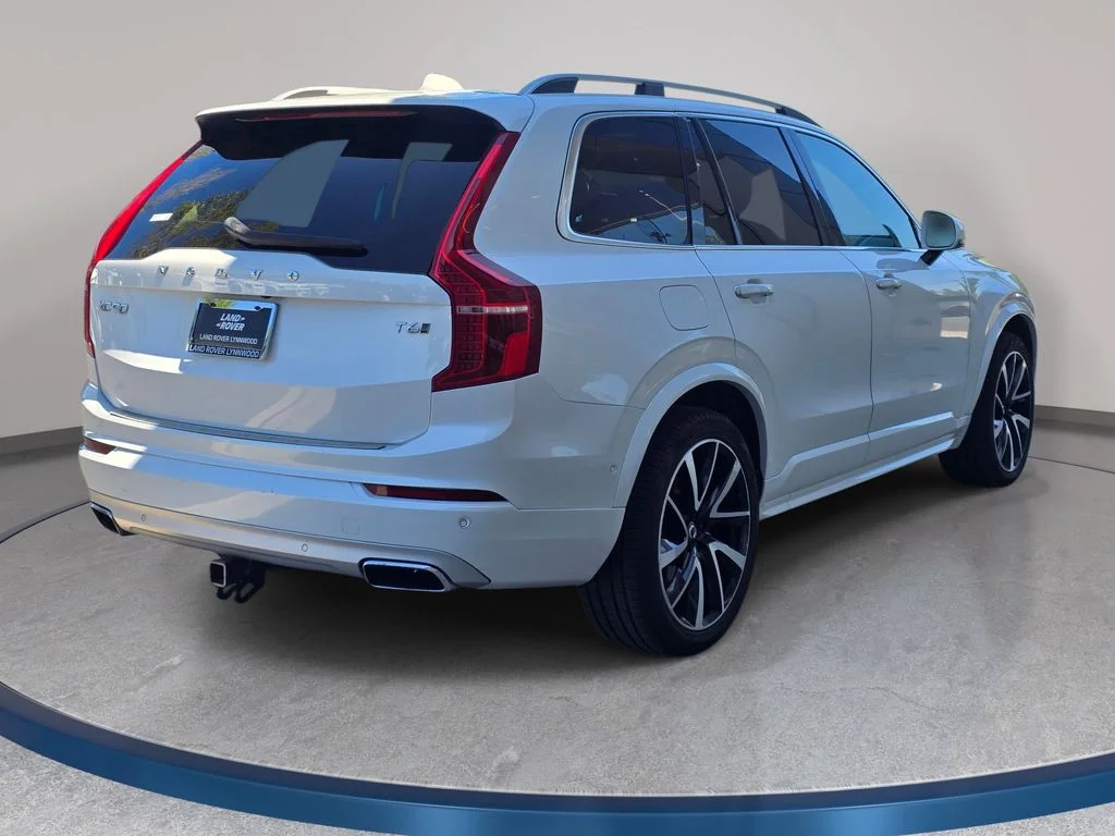 Used 2019 White Volvo T6 Momentum image 6