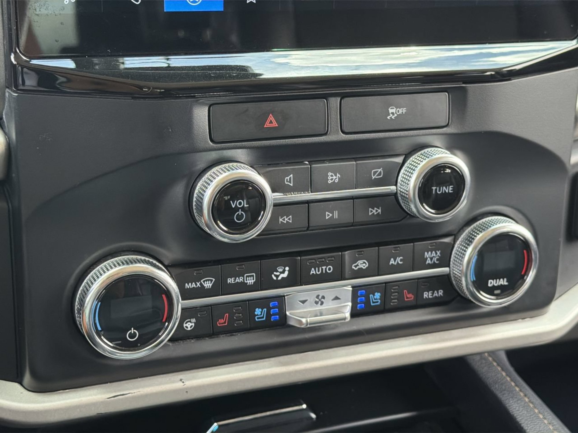 Used 2023 Blue Metallic Ford XLT image 21