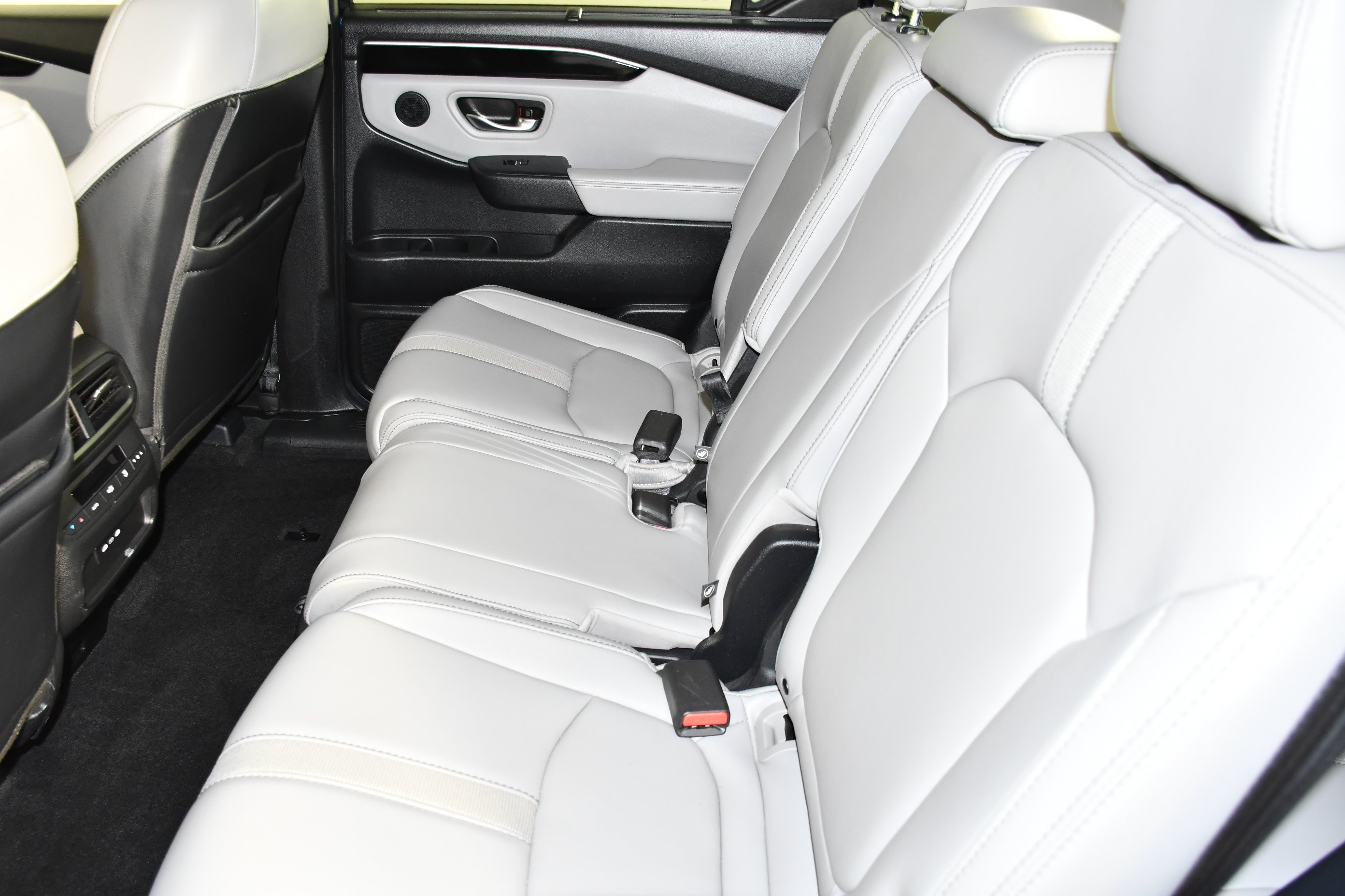Used 2025 Obsidian Blue Pearl Honda Touring image 48