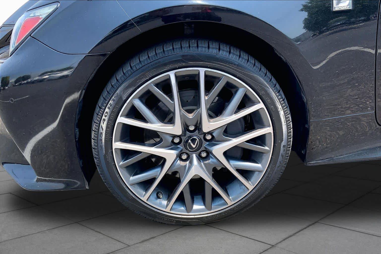 Used 2015 Obsidian Lexus  image 10