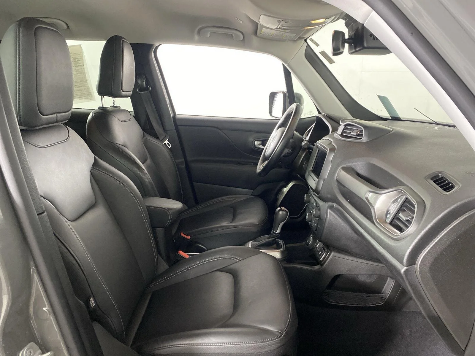 Used 2020 Sting-Gray Clearcoat Jeep Limited image 26